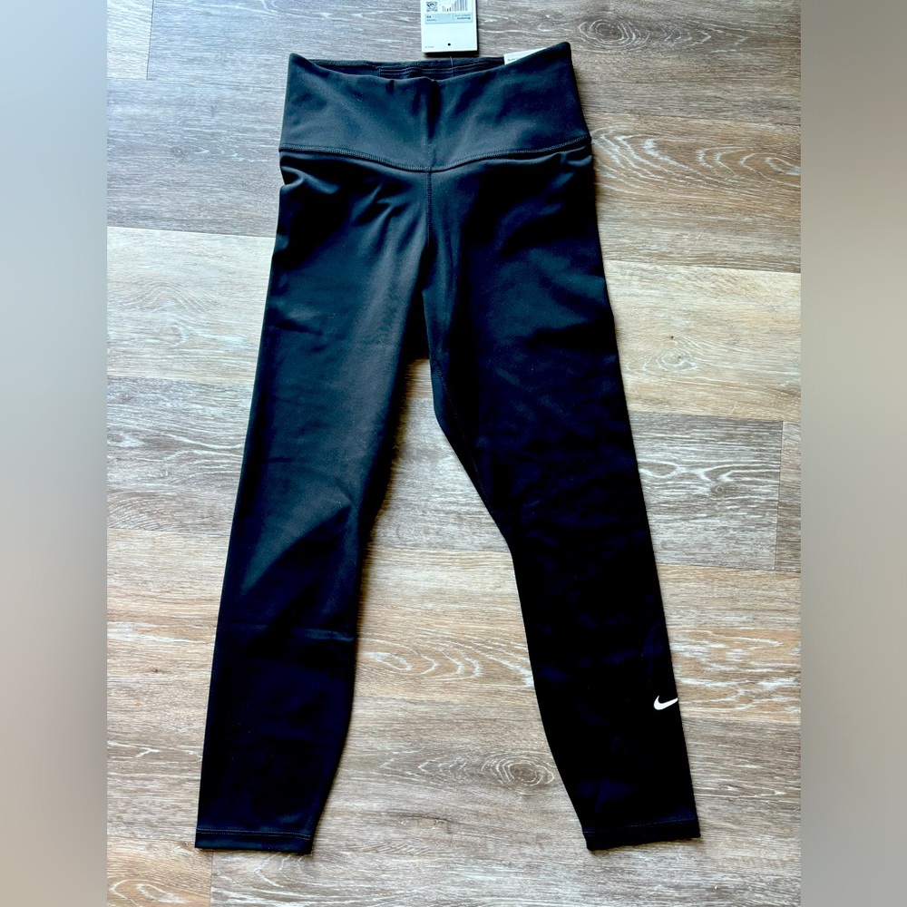 NWT woman’s Nike leggings XS